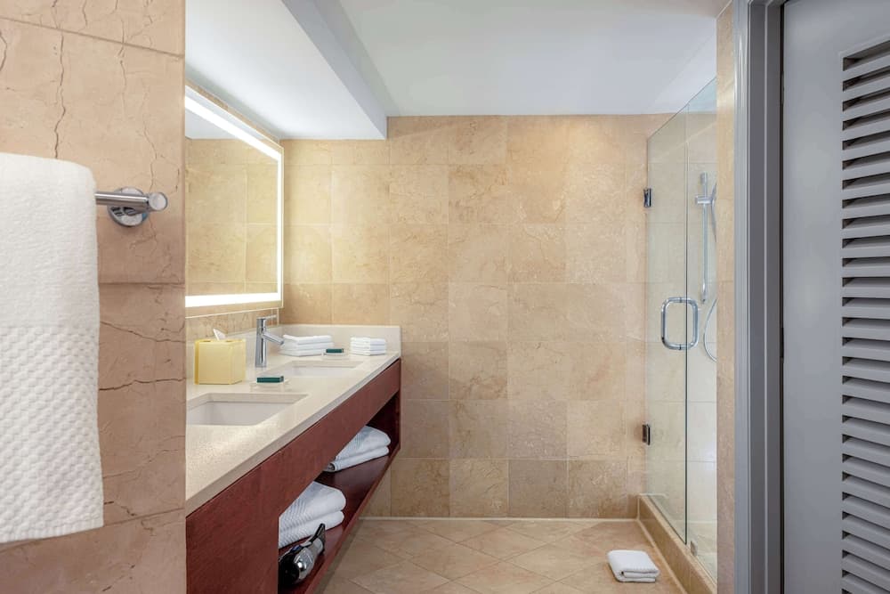 Badkamer met douche