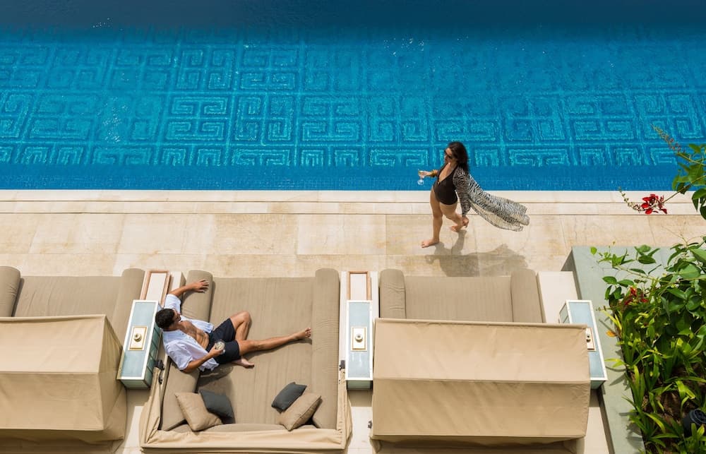 Infinity pool