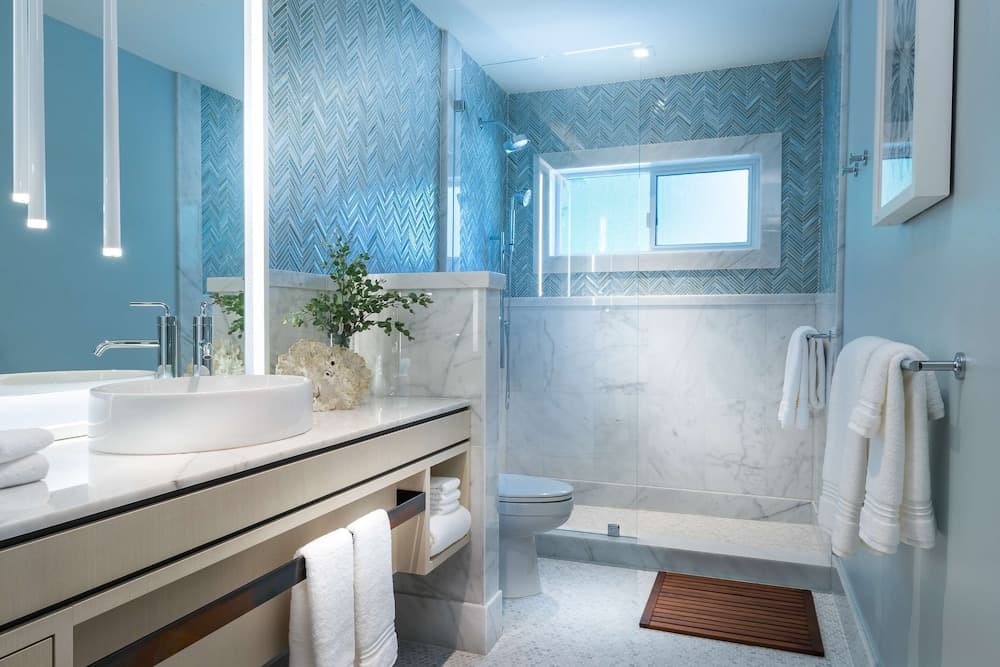 Badkamer met douche