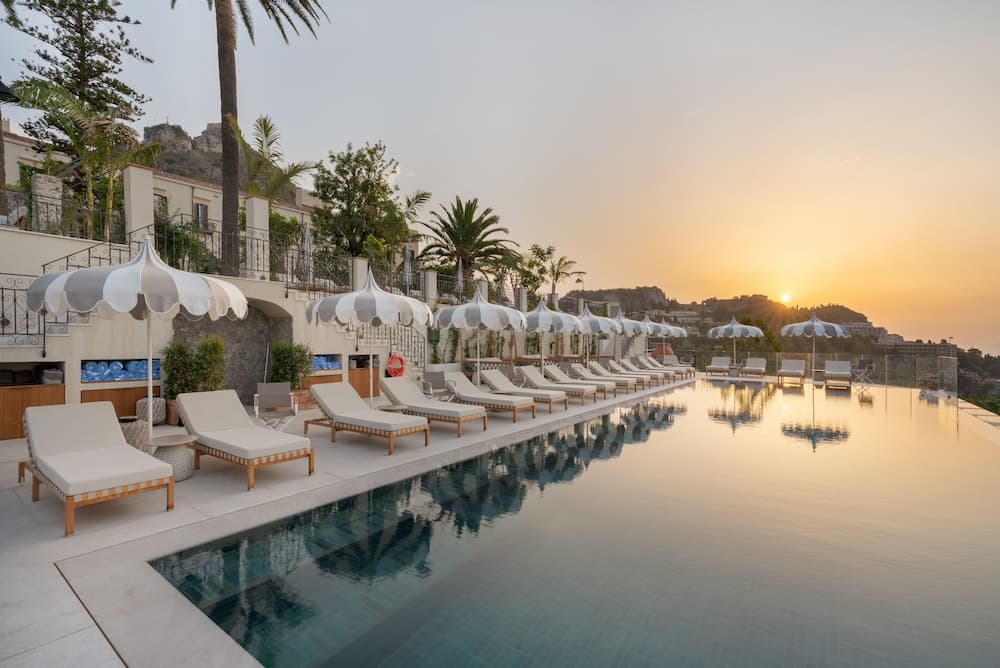 Infinity pool