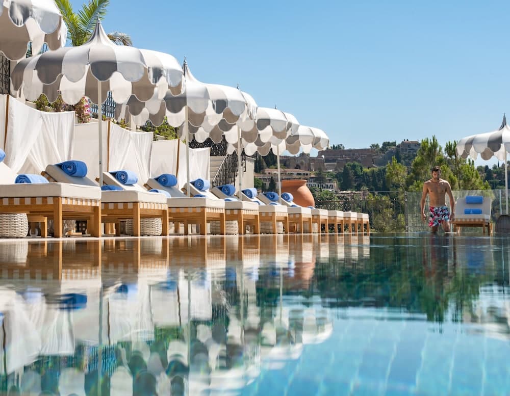 Infinity pool