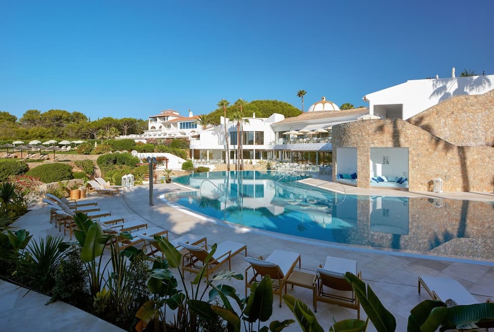 Infinity pool