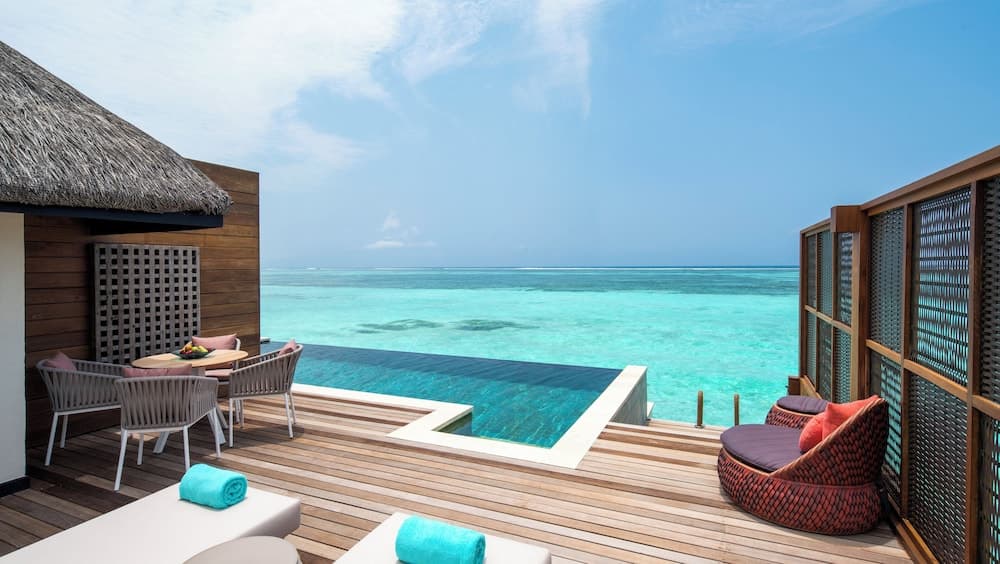 Infinity pool