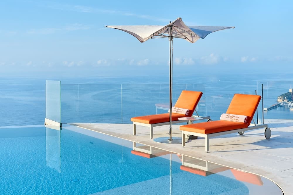 Infinity pool