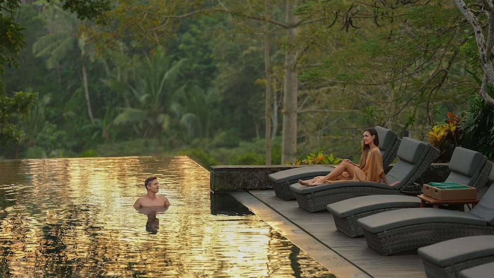 Infinity pool