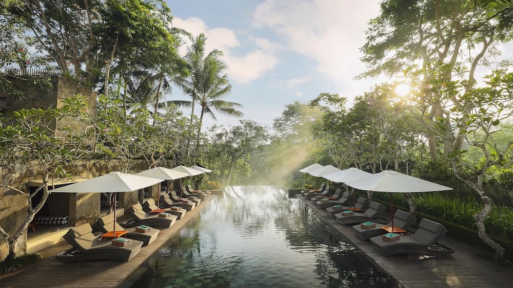 Infinity pool