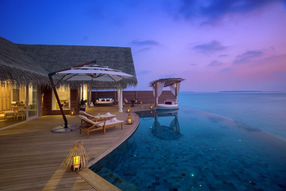 Infinity pool