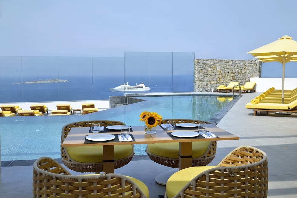 Infinity pool