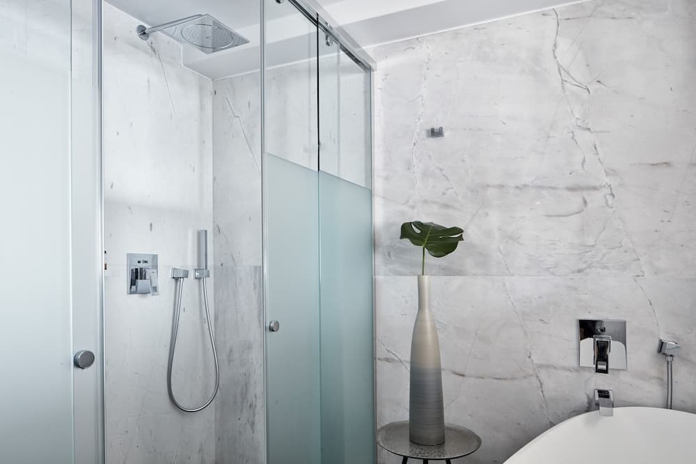 Badkamer met douche