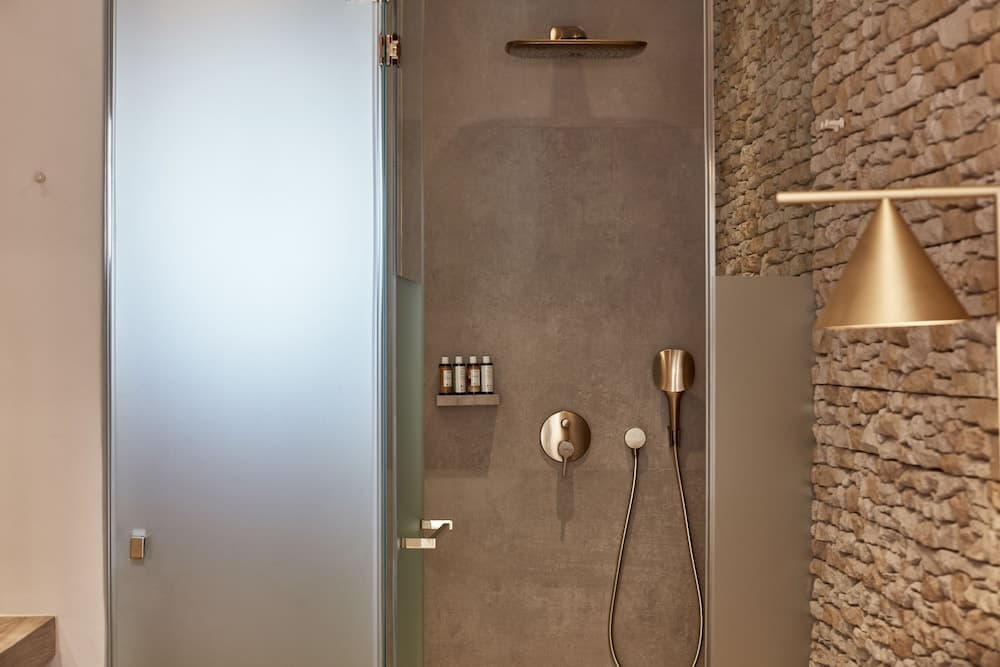 Badkamer met douche