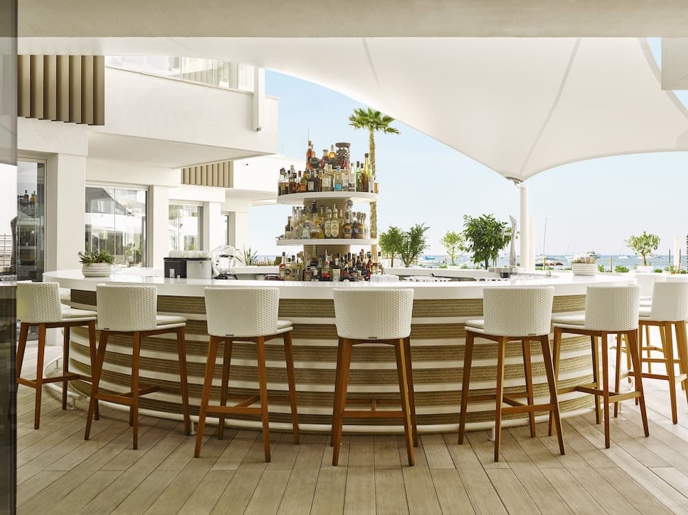 Poolbar