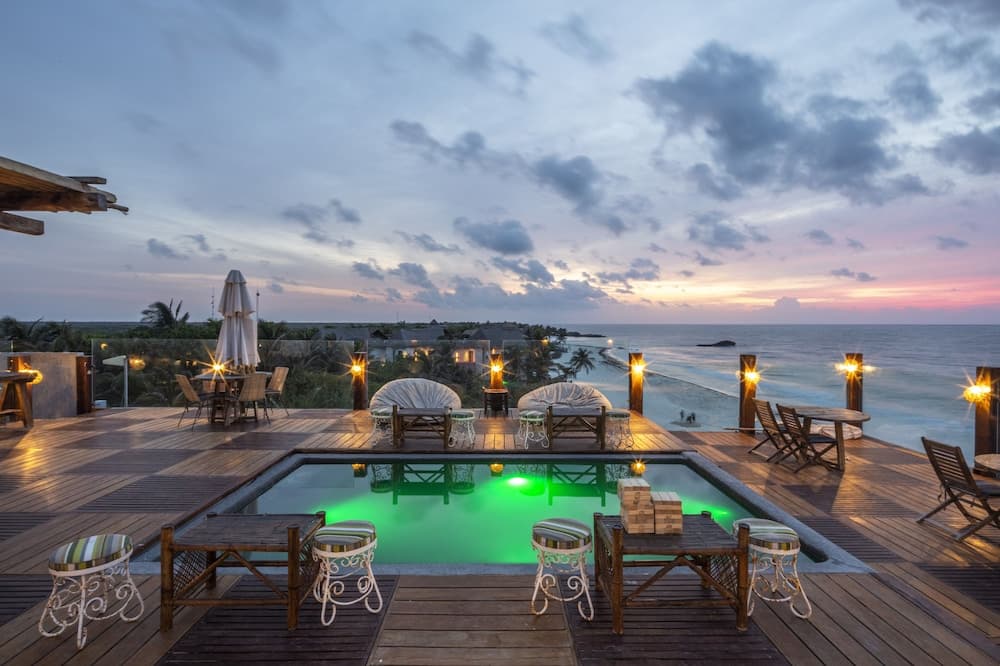 Infinity pool