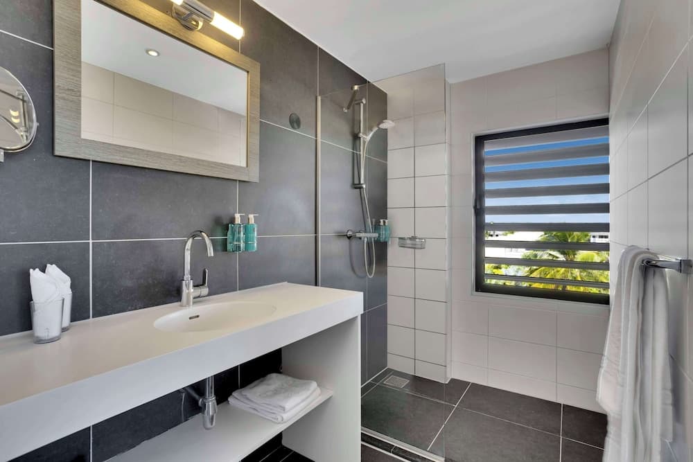 Badkamer met douche