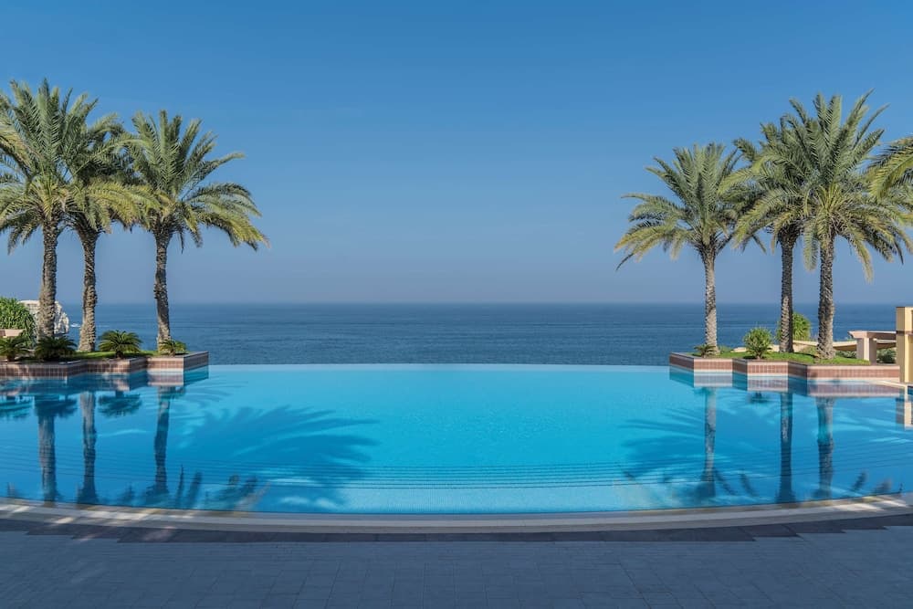 Infinity pool