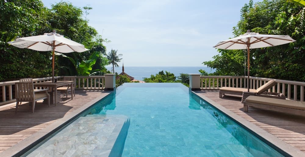 Infinity pool