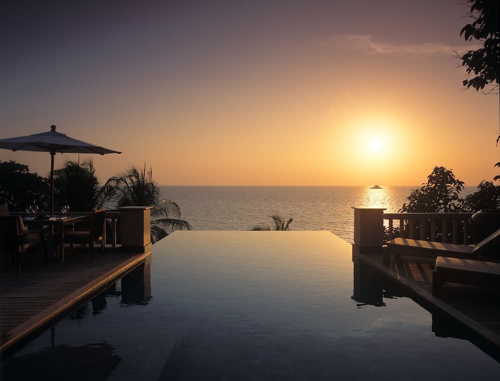 Infinity pool