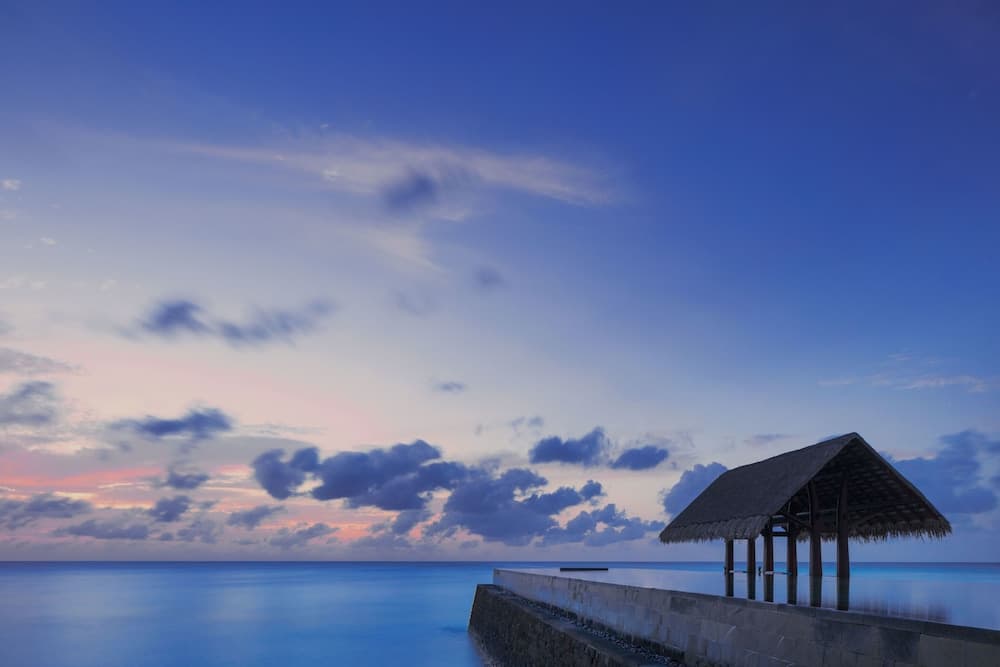 Infinity pool