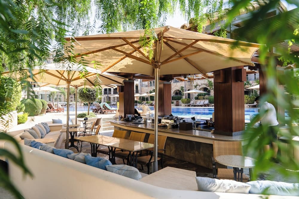 Poolbar