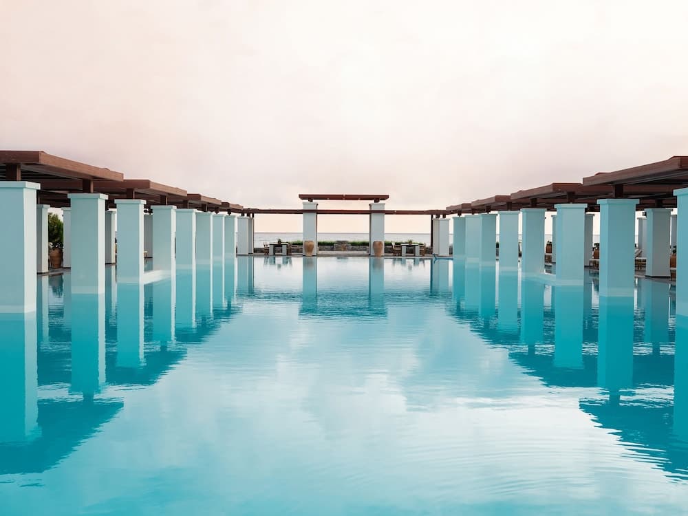 Infinity pool