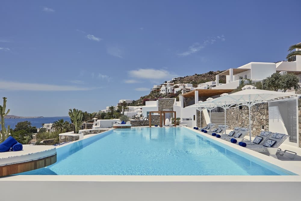 Infinity pool