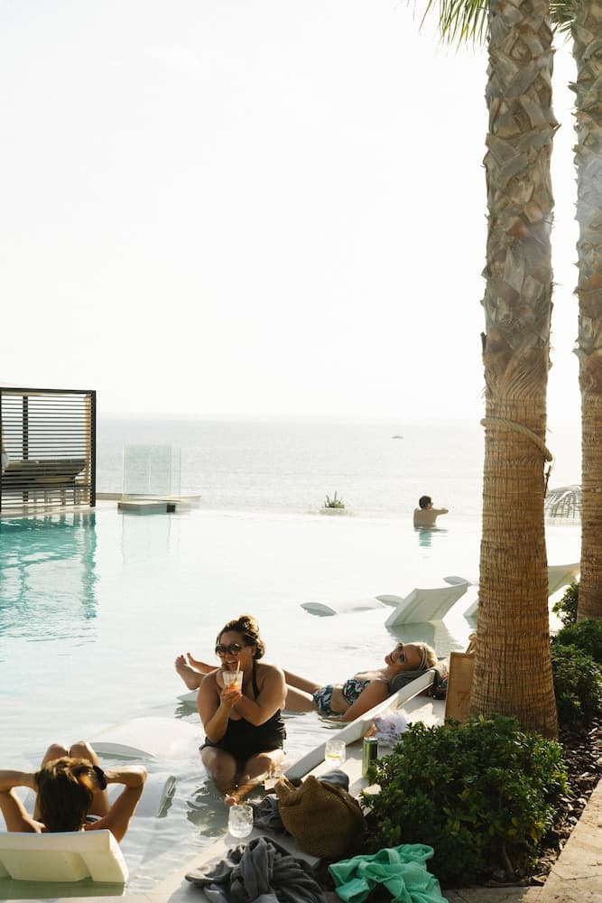 Infinity pool