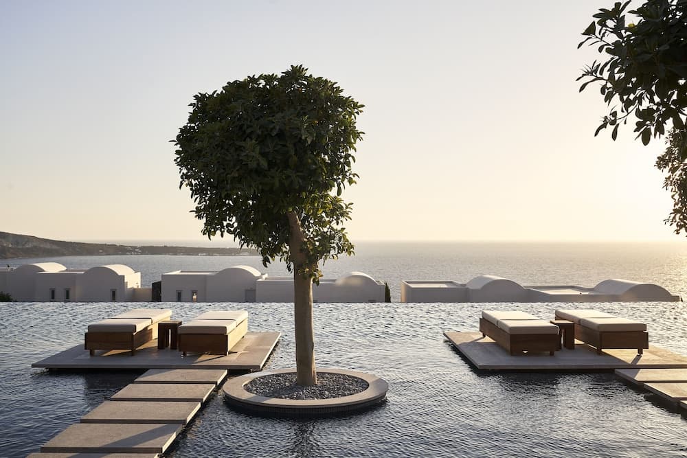 Infinity pool