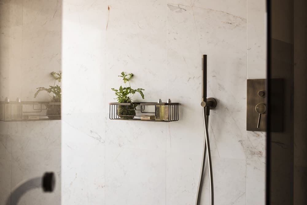 Badkamer met douche