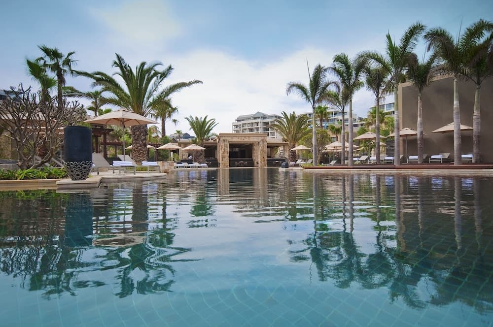 Infinity pool