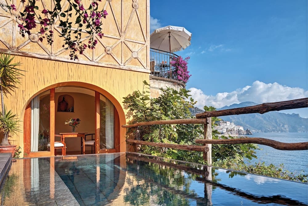 Infinity pool