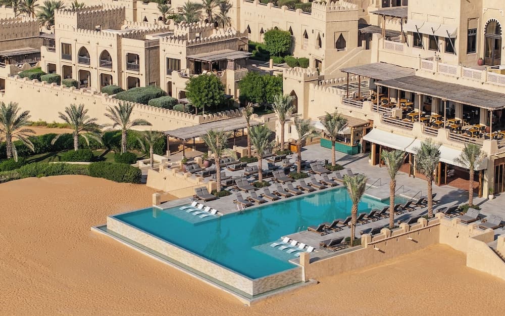 Infinity pool