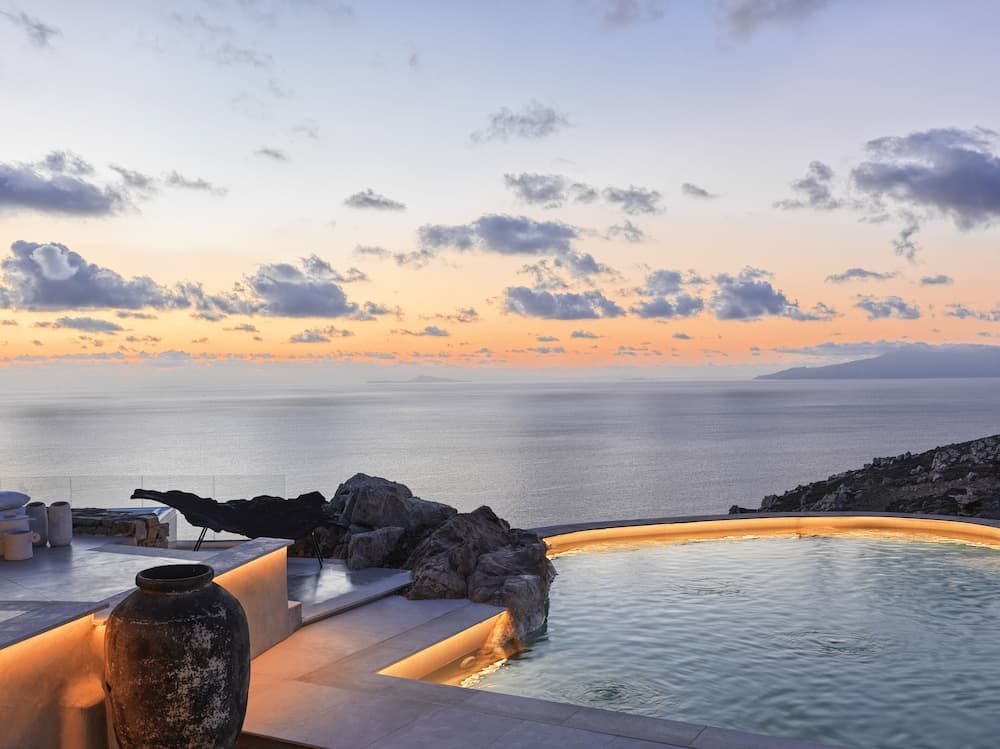 Infinity pool