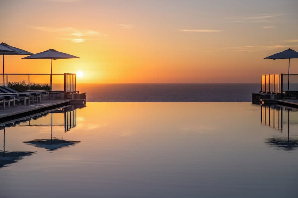 Infinity pool