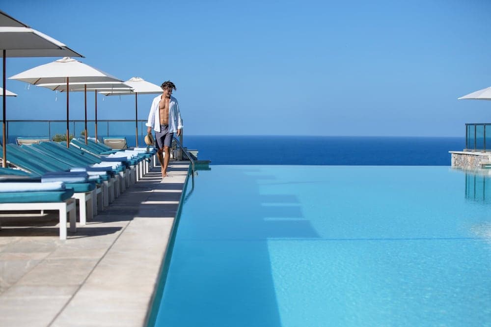Infinity pool