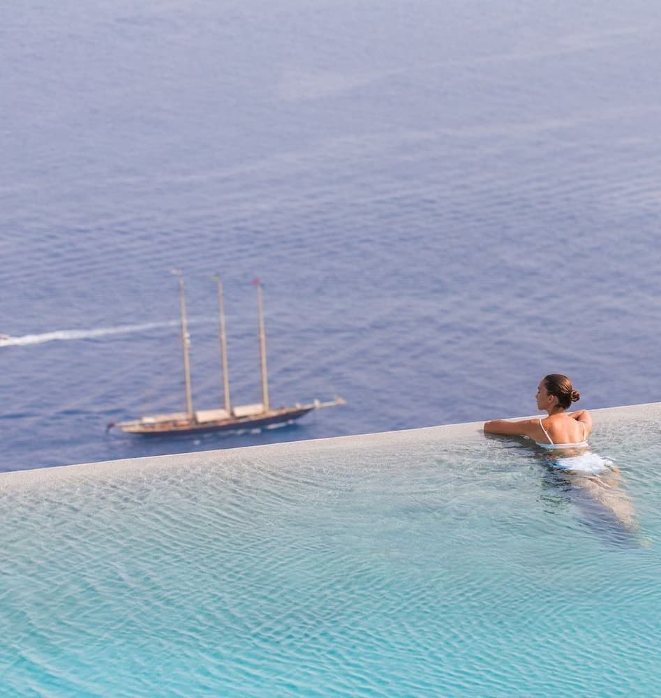 Infinity pool