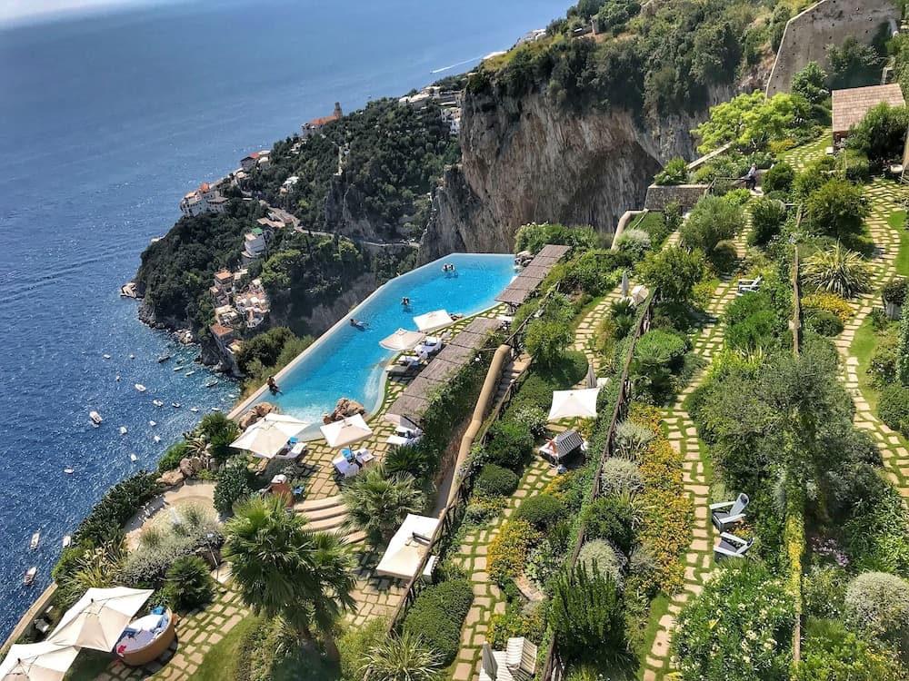 Infinity pool