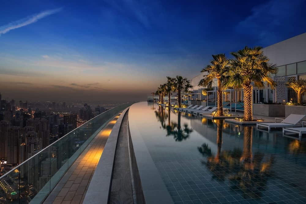 Infinity pool