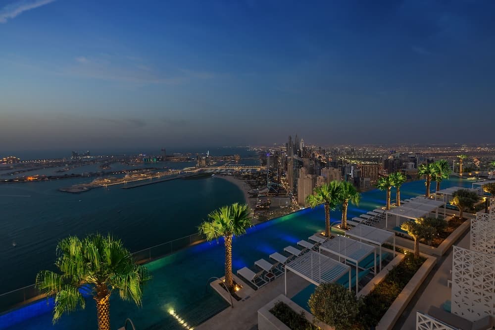 Infinity pool