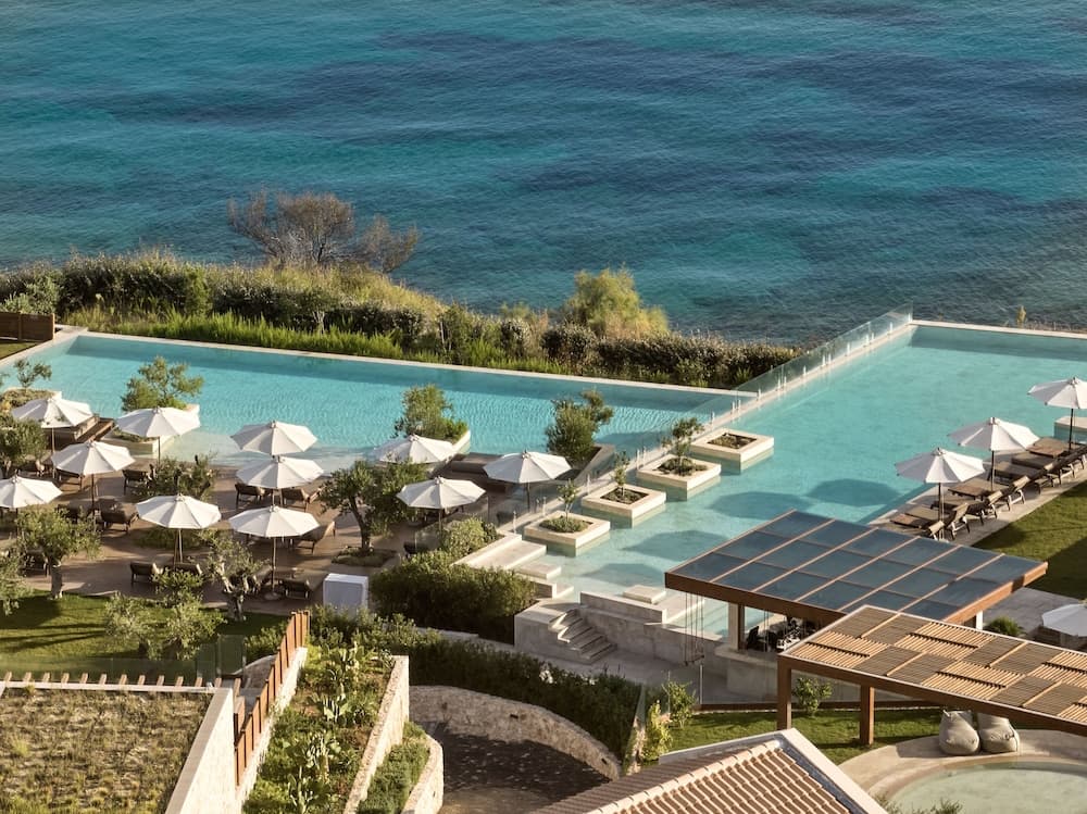 Infinity pool