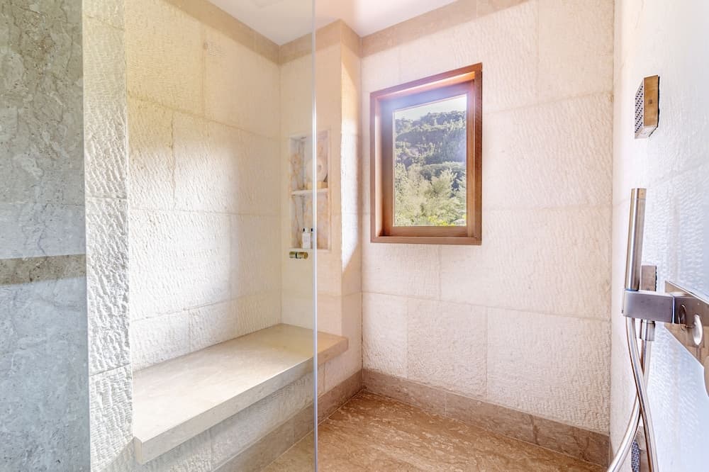 Badkamer met douche
