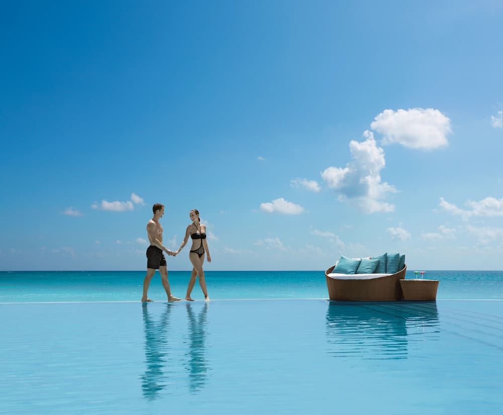 Infinity pool
