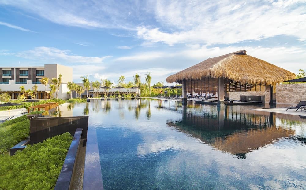 Infinity pool