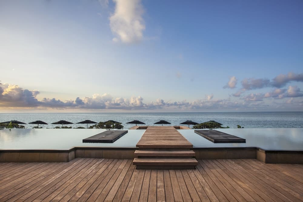 Infinity pool