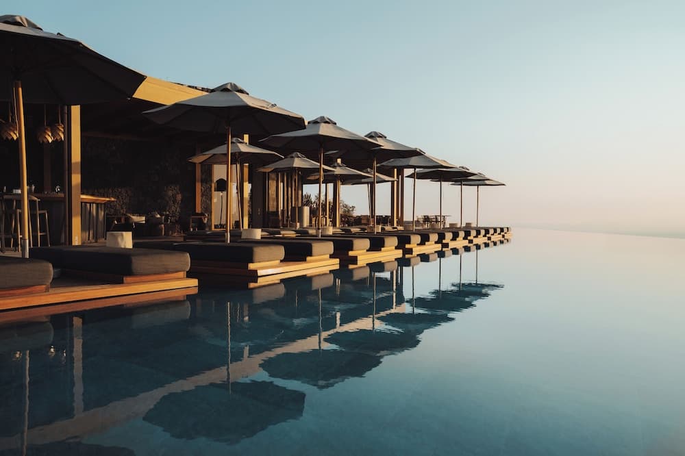 Infinity pool