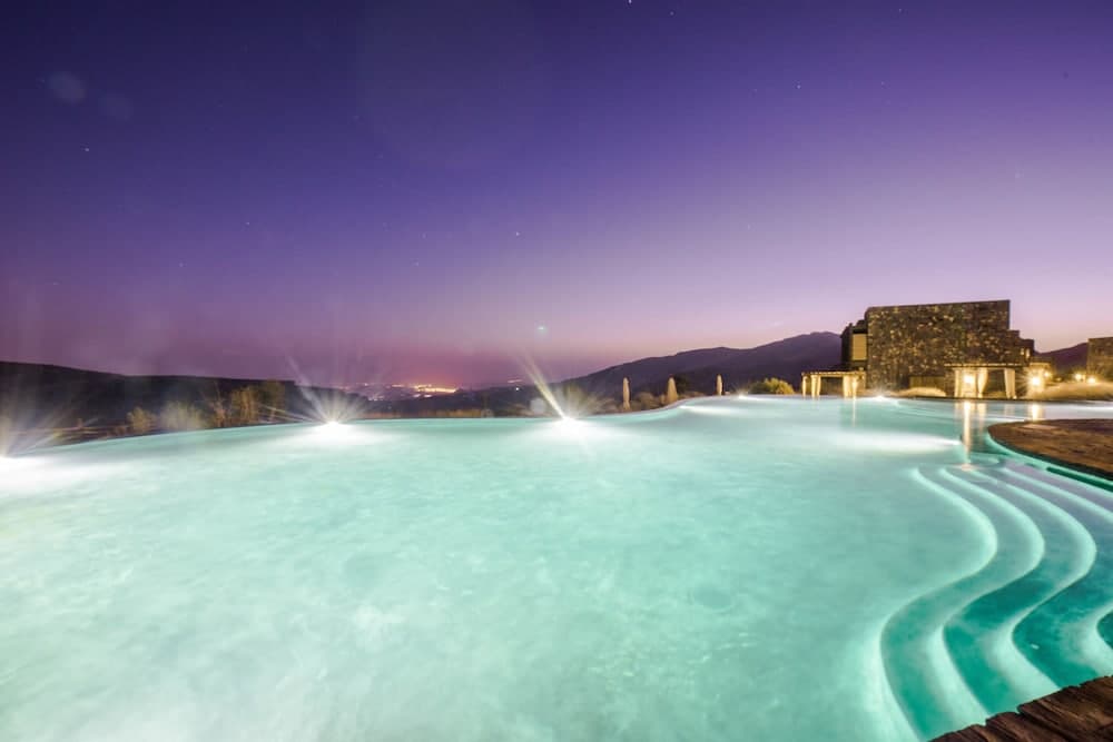 Infinity pool