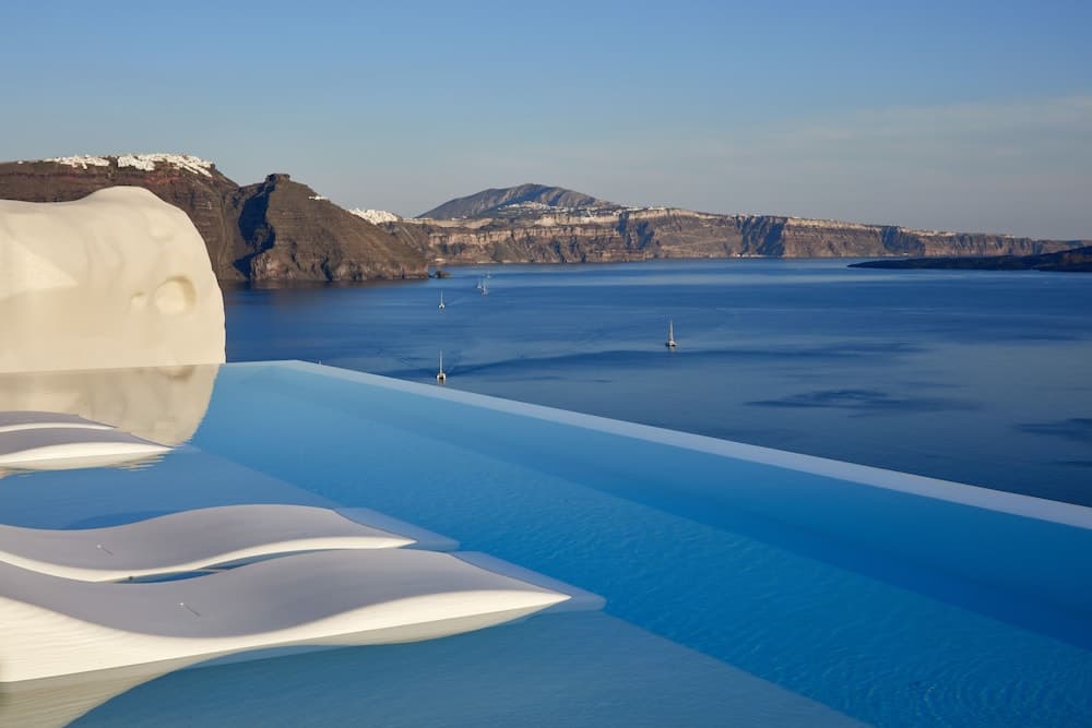 Infinity pool