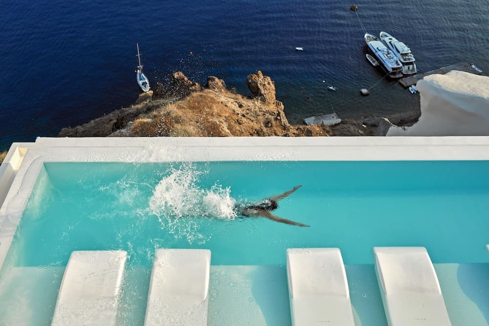 Infinity pool