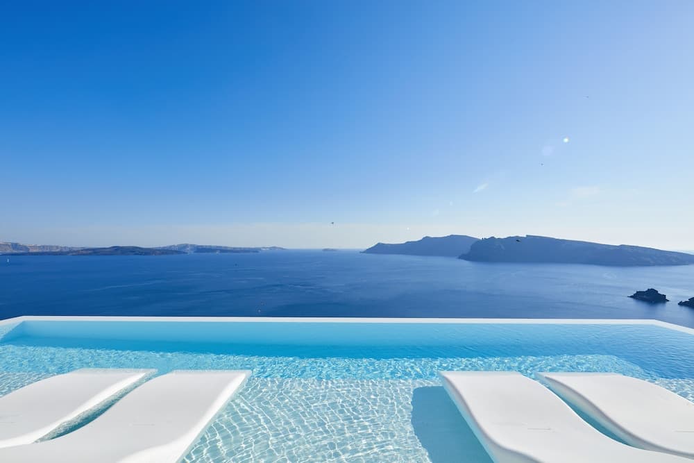 Infinity pool